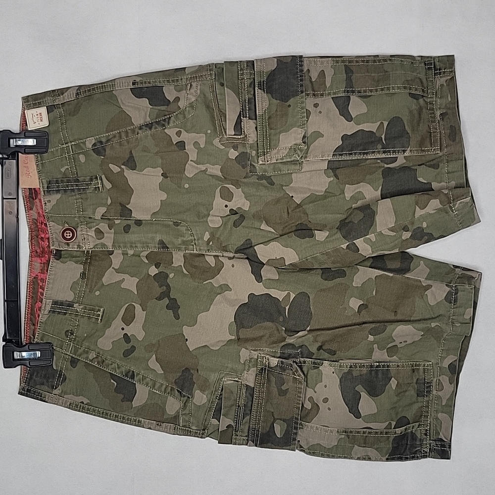 Red Camel Cargo Shorts‎